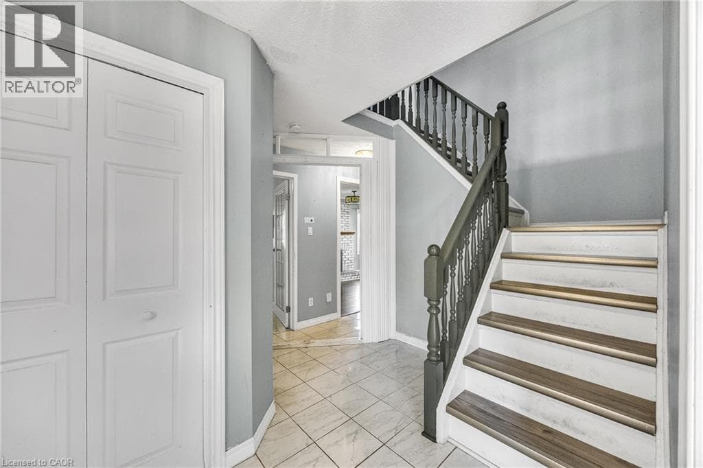 Detached for sale at 39 LINDA Drive, Silverheights, Cambridge, Ontario, photo 4