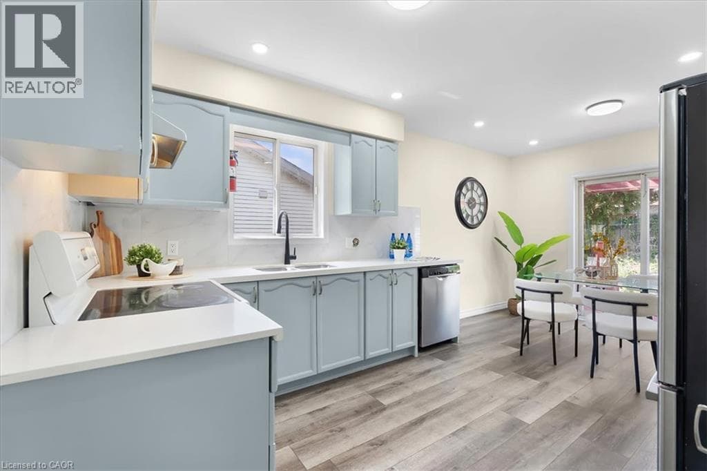Detached for sale at 150 BANKSIDE Drive, Highland West, Kitchener, Ontario, photo 11