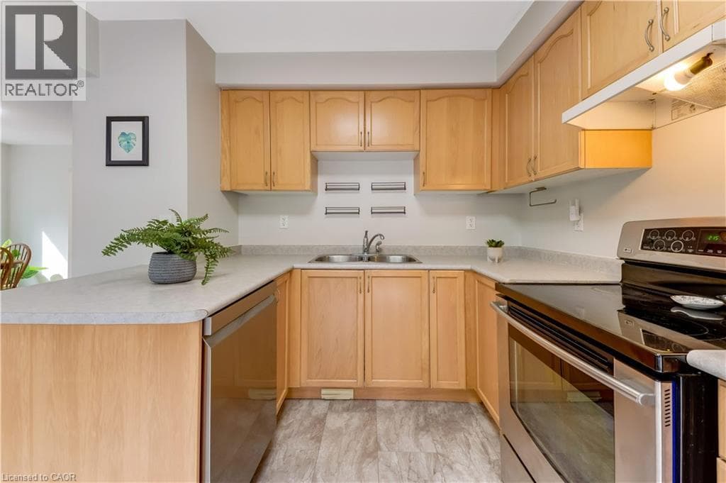 Semi-detached for sale at 28 NANCROFT Crescent, Shades Mills, Cambridge, Ontario, photo 5