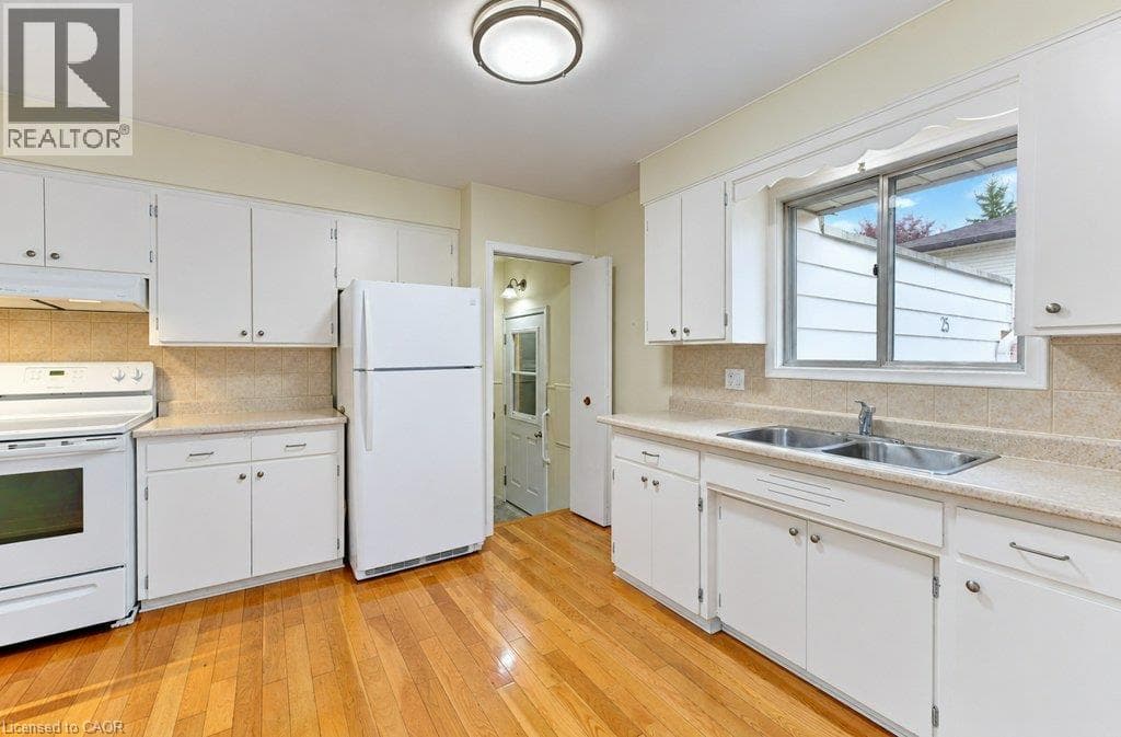 Detached for sale at 25 APPLEWOOD Avenue, Rosemount, Kitchener, Ontario, photo 11