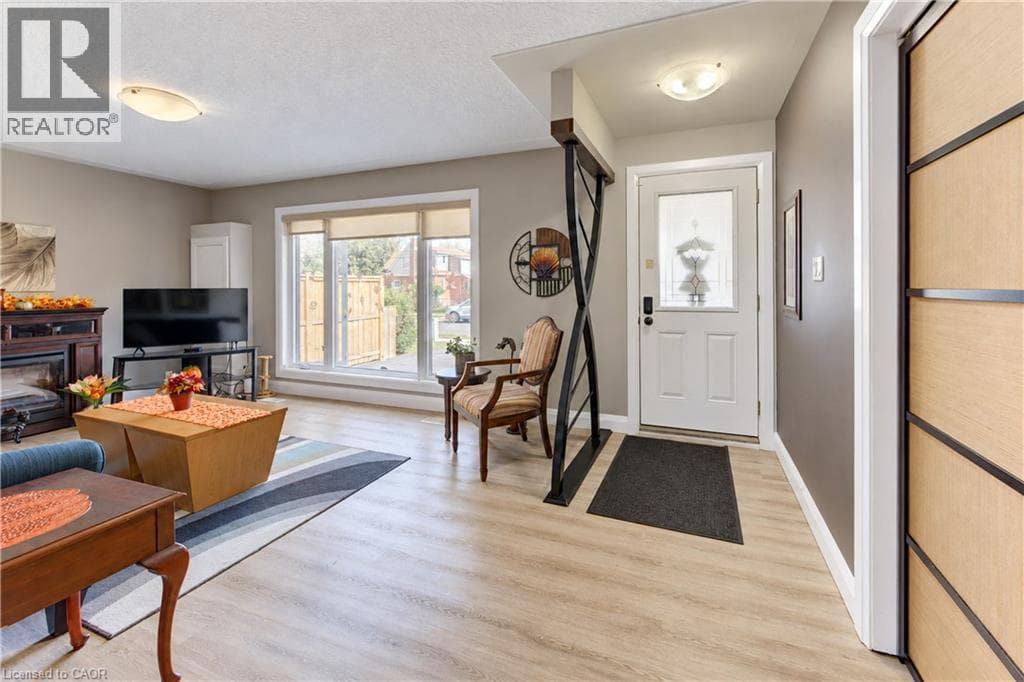 Detached for sale at 87 BOND Street, Fairfield, Kitchener, Ontario, photo 6