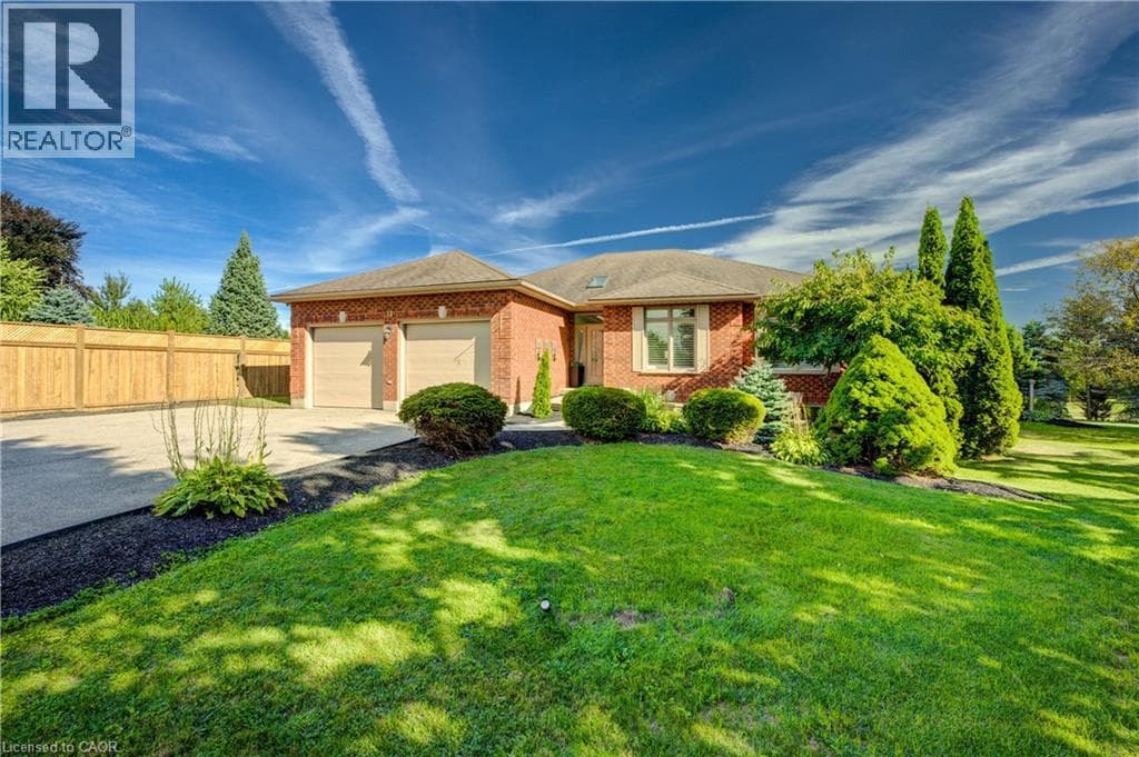 Detached for sale at 11 CECIL KENNEDY Court, Petersburg, Wilmot, Ontario, photo 2