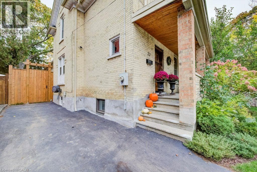Detached for sale at 22 WHITNEY Place, Mill Courtland Woodside Park, Kitchener, Ontario, photo 3