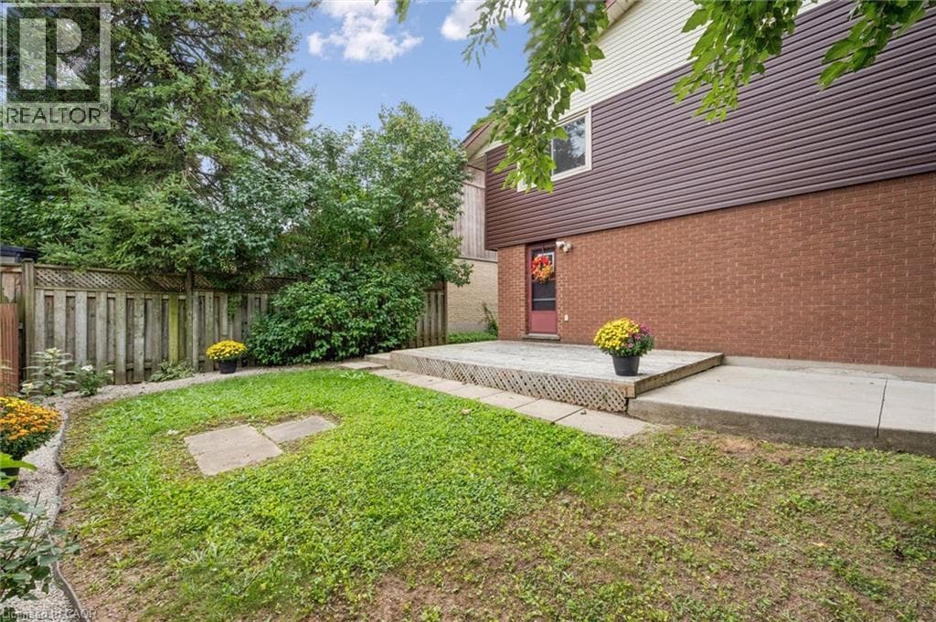 Detached for sale at 21 COLEBROOK Court, Laurentian Hills, Kitchener, Ontario, photo 43