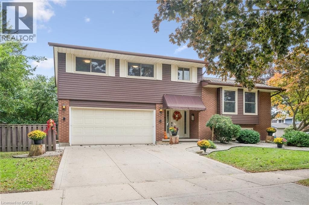 Detached for sale at 21 COLEBROOK Court, Laurentian Hills, Kitchener, Ontario, photo 2