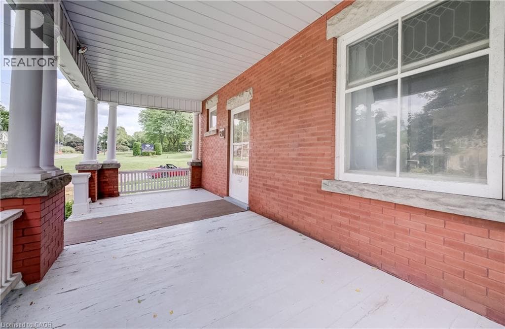 Detached for sale at 211 MAIN Street, Lincoln Oaks, Cambridge, Ontario, photo 2