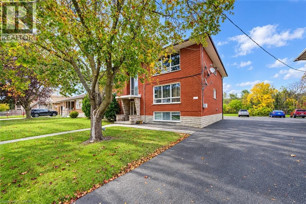 Multi-family for sale at 105 DIXON Street, Rockway, Kitchener, Ontario, photo 3