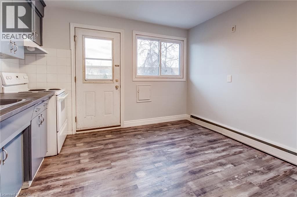 Multi-family for sale at 105 DIXON Street, Rockway, Kitchener, Ontario, photo 5