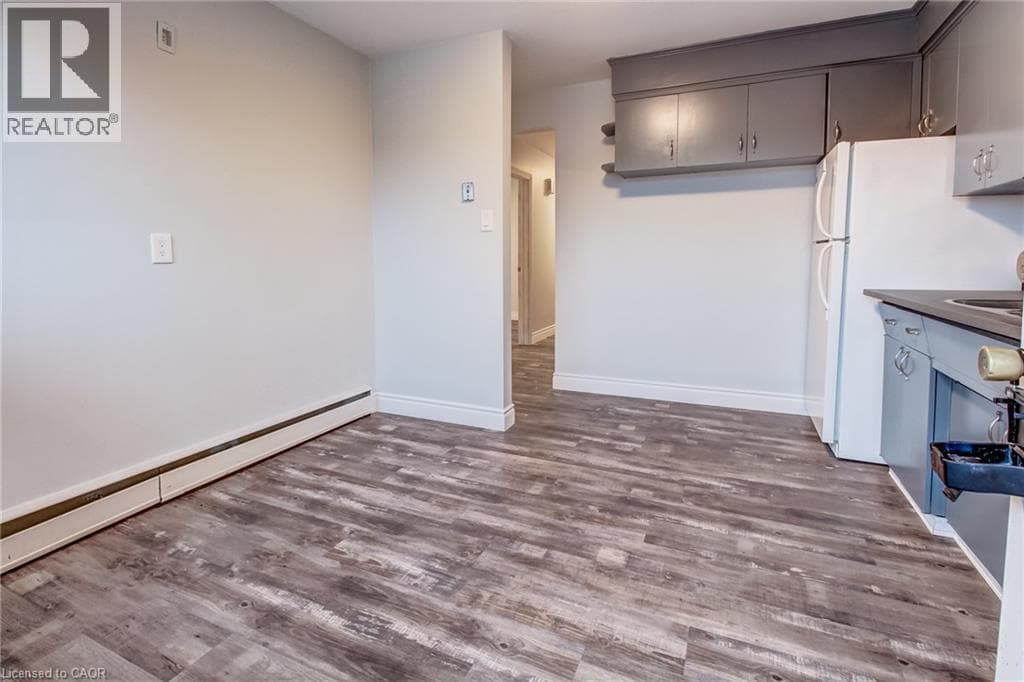 Multi-family for sale at 105 DIXON Street, Rockway, Kitchener, Ontario, photo 6