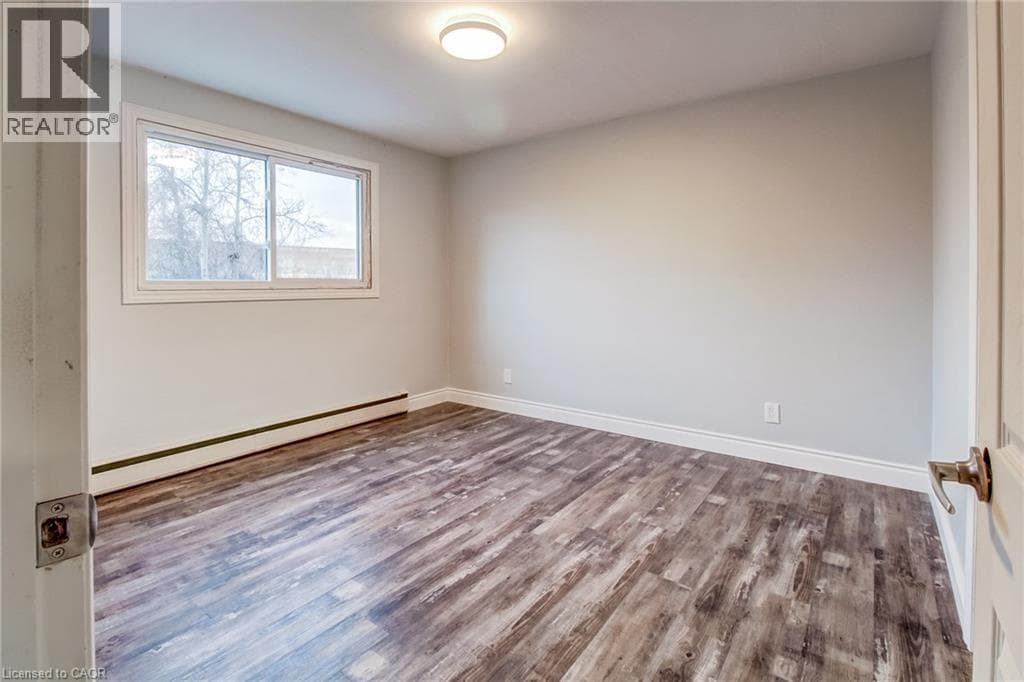 Multi-family for sale at 105 DIXON Street, Rockway, Kitchener, Ontario, photo 7