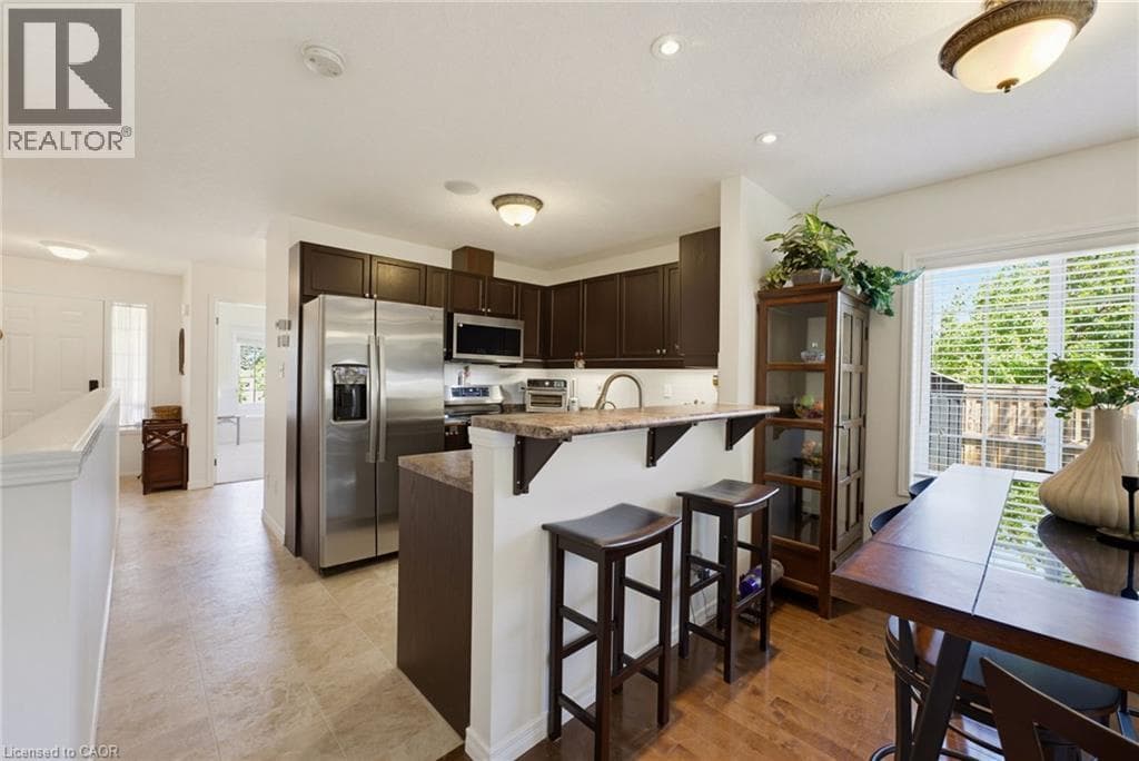 Townhouse for sale at 934 ZELLER Crescent, Grand River South, Kitchener, Ontario, photo 6