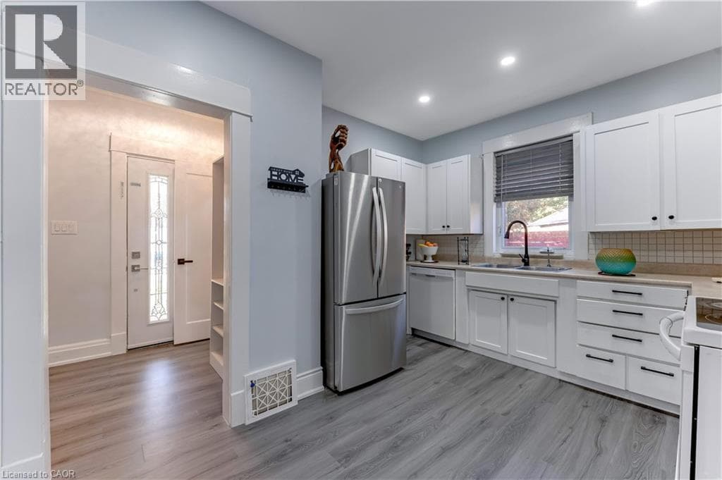 Detached for sale at 116 VICTORIA Avenue, St Andrews Hills, Cambridge, Ontario, photo 9
