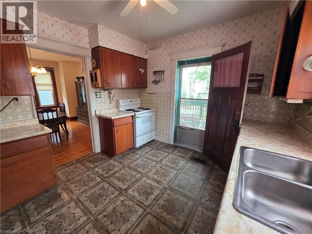Detached for sale at 20 FAIRVIEW Avenue, King East, Kitchener, Ontario, photo 16
