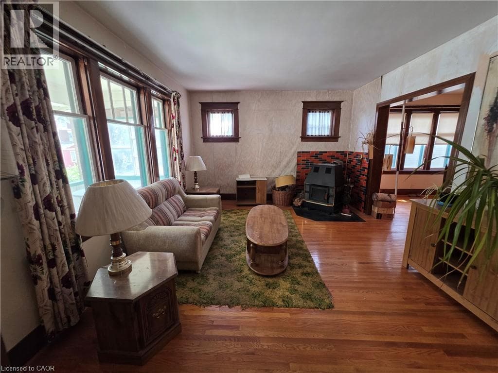 Detached for sale at 20 FAIRVIEW Avenue, King East, Kitchener, Ontario, photo 8