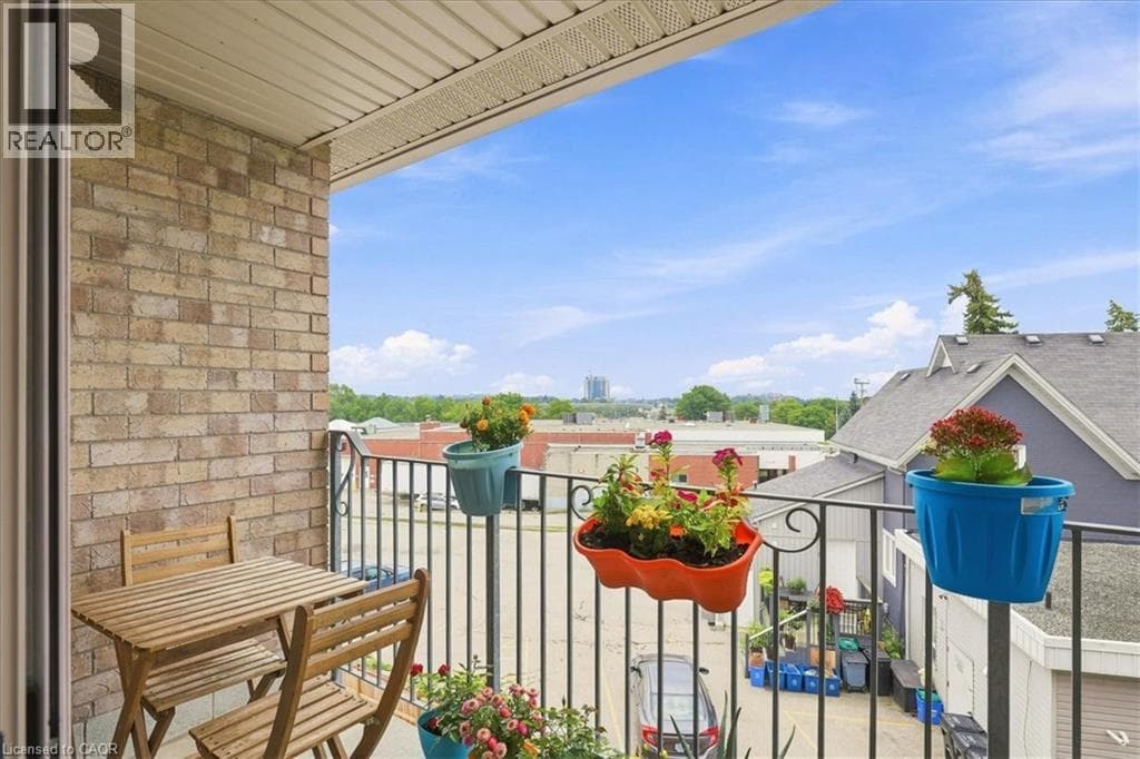 Apartment for sale at 1522 KING Street E Unit# 403, Eastwood, Kitchener, Ontario, photo 2