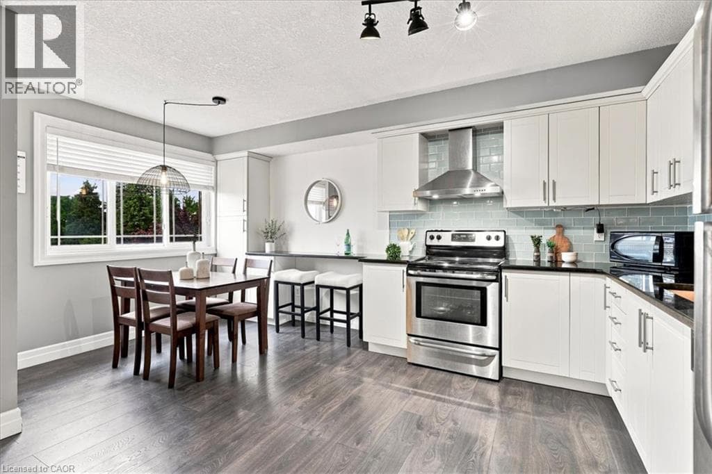 Apartment for sale at 1522 KING Street E Unit# 403, Eastwood, Kitchener, Ontario, photo 3