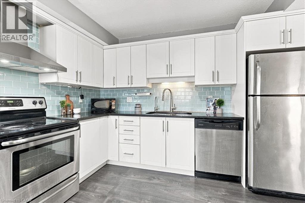 Apartment for sale at 1522 KING Street E Unit# 403, Eastwood, Kitchener, Ontario, photo 5
