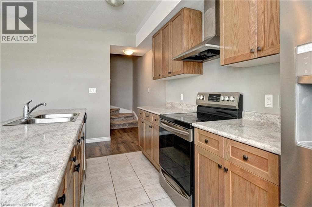 Townhouse for sale at 102 WHEAT Lane, Huron Park, Kitchener, Ontario, photo 11