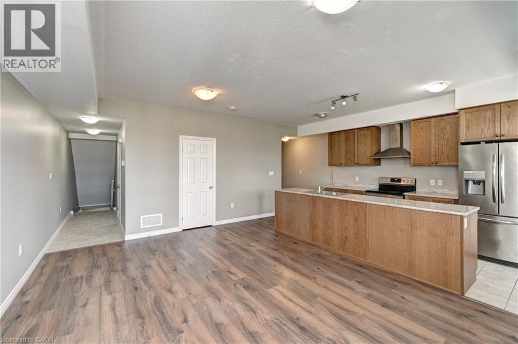 Townhouse for sale at 102 WHEAT Lane, Huron Park, Kitchener, Ontario, photo 4