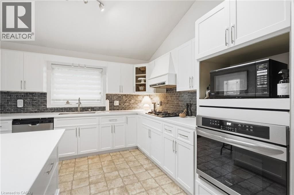 Detached for sale at 76 MADEIRA Crescent, Branchton Park, Cambridge, Ontario, photo 8