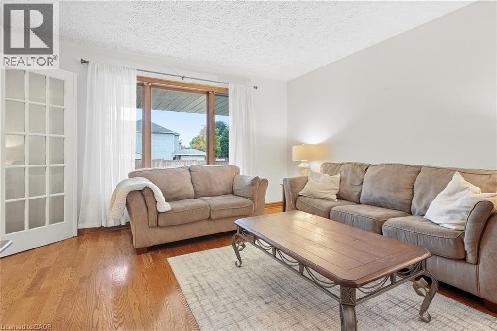Detached for sale at 76 MADEIRA Crescent, Branchton Park, Cambridge, Ontario, photo 5