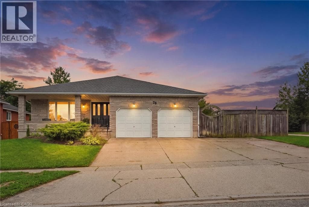 Detached for sale at 76 MADEIRA Crescent, Branchton Park, Cambridge, Ontario, photo 2