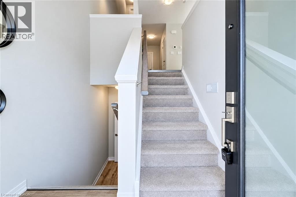 Townhouse for sale at 680 BENNINGER Drive, Laurentian West, Kitchener, Ontario, photo 4