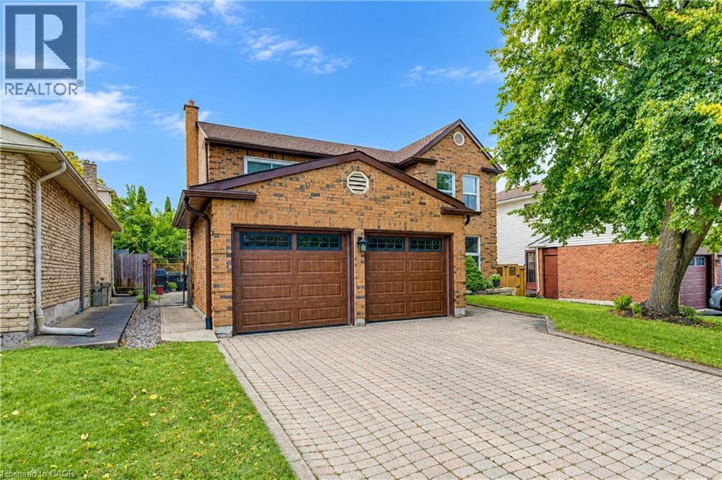 104 DEERWOOD Crescent