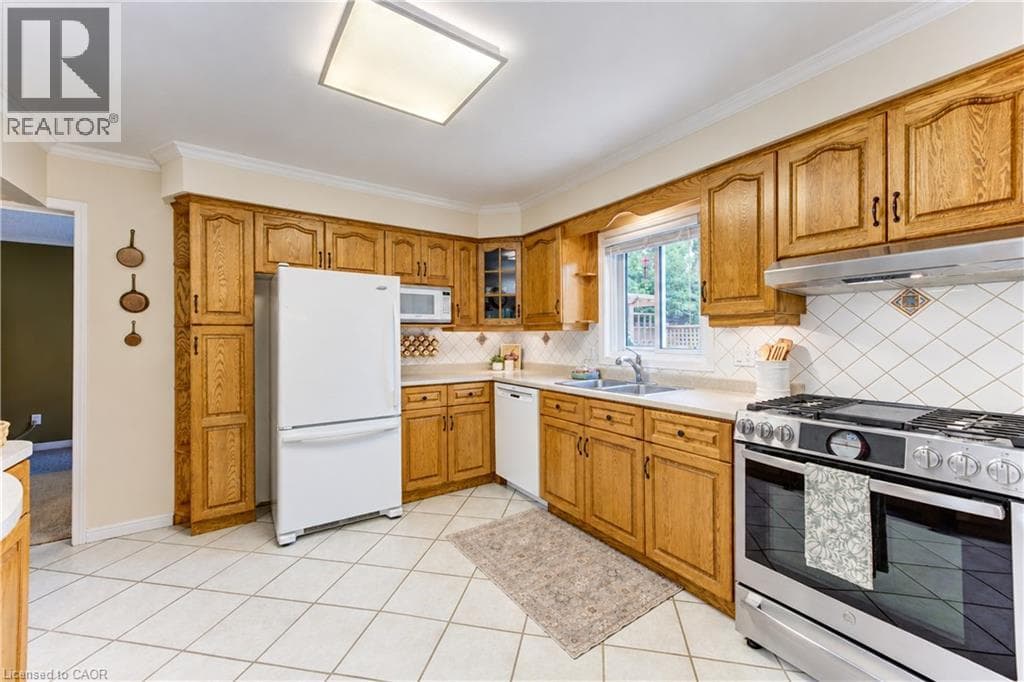 Detached for sale at 104 DEERWOOD Crescent, Forest Heights, Kitchener, Ontario, photo 14