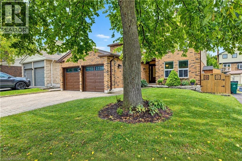 Detached for sale at 104 DEERWOOD Crescent, Forest Heights, Kitchener, Ontario, photo 2