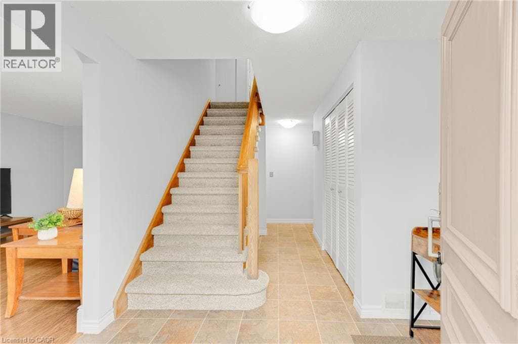 Detached for sale at 30 WESTWOOD Crescent, Southwood, Cambridge, Ontario, photo 6