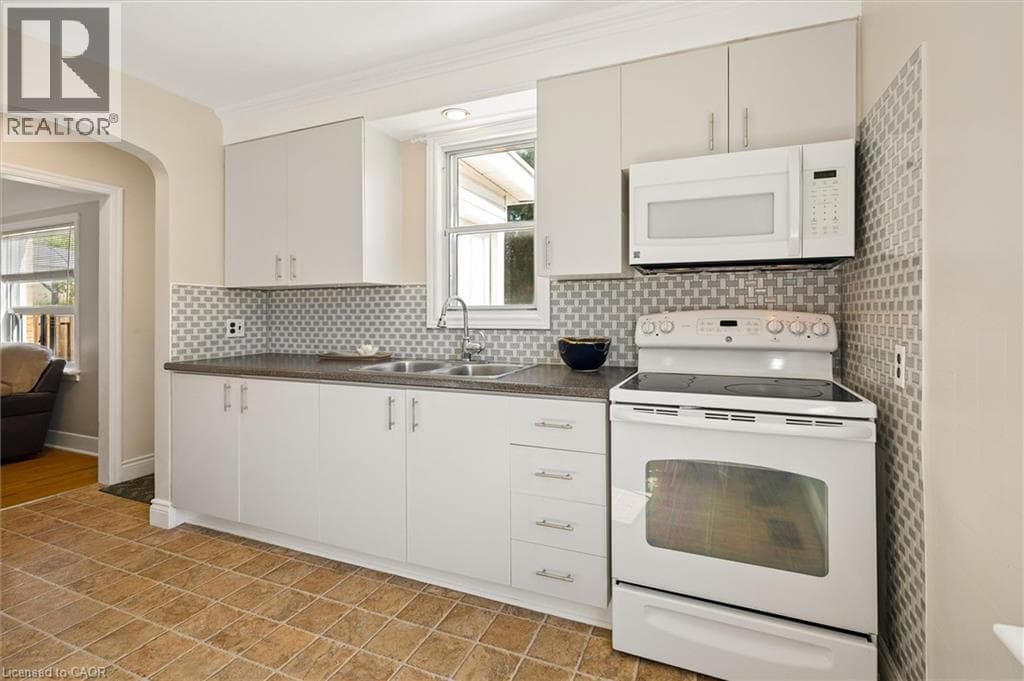 Detached for sale at 490 EAST Avenue, Auditorium, Kitchener, Ontario, photo 9