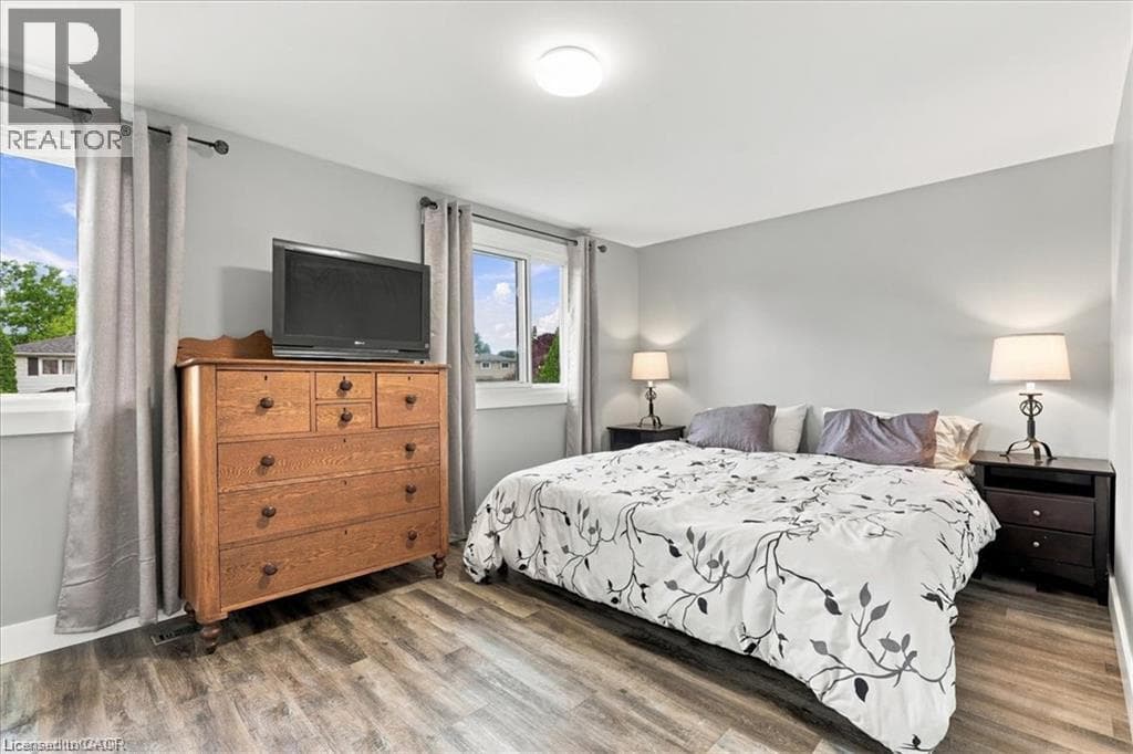 Detached for sale at 18 FOREST GLEN Court, Forest Heights, Kitchener, Ontario, photo 16