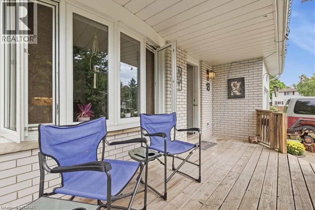 Detached for sale at 18 FOREST GLEN Court, Forest Heights, Kitchener, Ontario, photo 3
