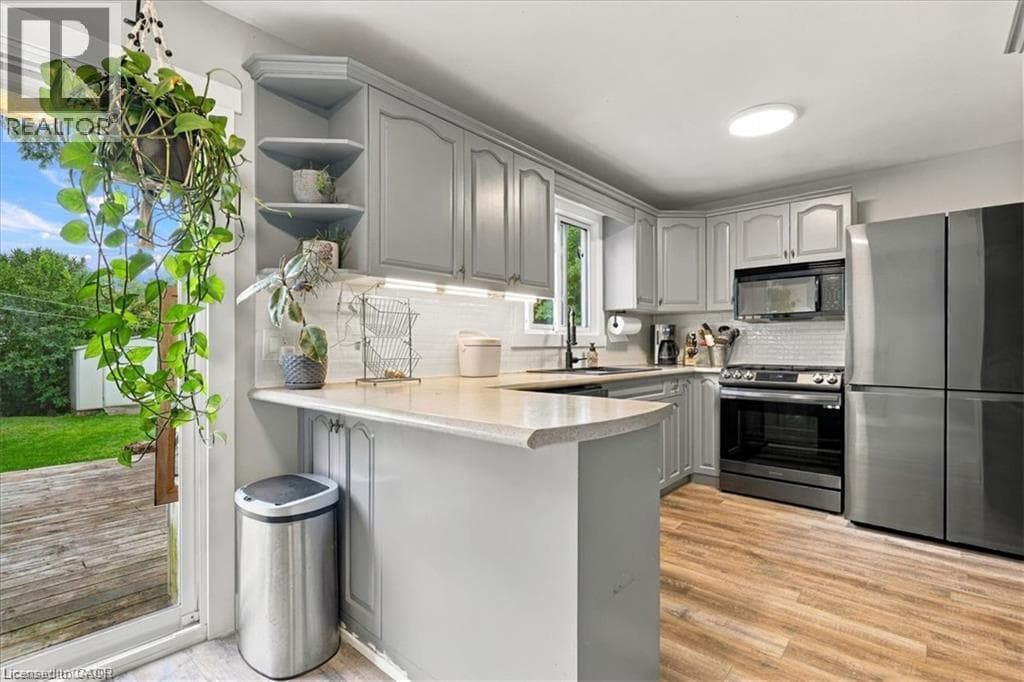Detached for sale at 18 FOREST GLEN Court, Forest Heights, Kitchener, Ontario, photo 8