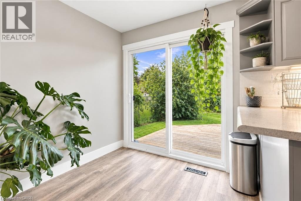 Detached for sale at 18 FOREST GLEN Court, Forest Heights, Kitchener, Ontario, photo 9