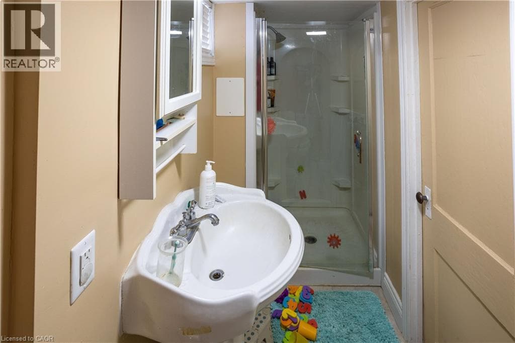 Multi-family for sale at 118 STRANGE Street, Cherry Hill, Kitchener, Ontario, photo 26