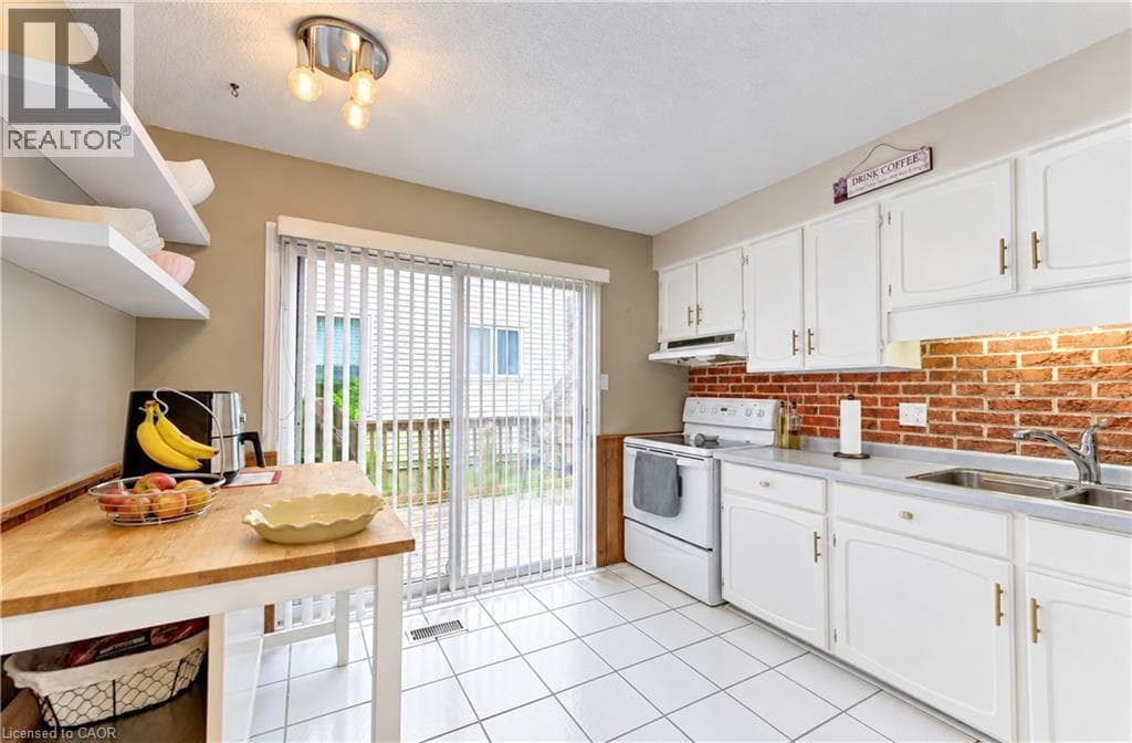 Detached for sale at 102 TOYNBEE Crescent, Forest Heights, Kitchener, Ontario, photo 11