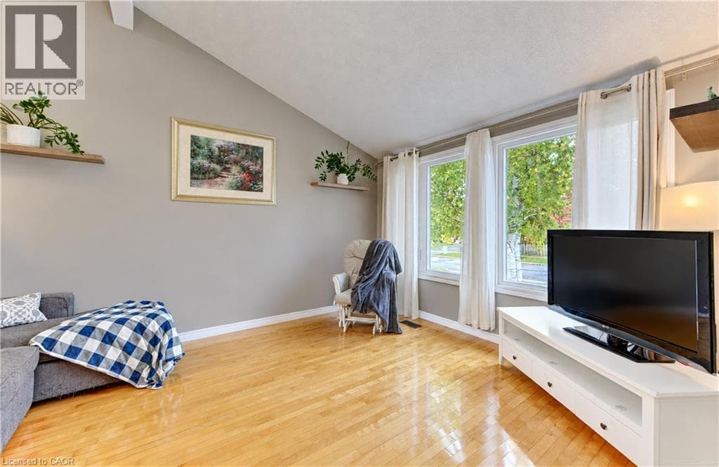 Detached for sale at 102 TOYNBEE Crescent, Forest Heights, Kitchener, Ontario, photo 5