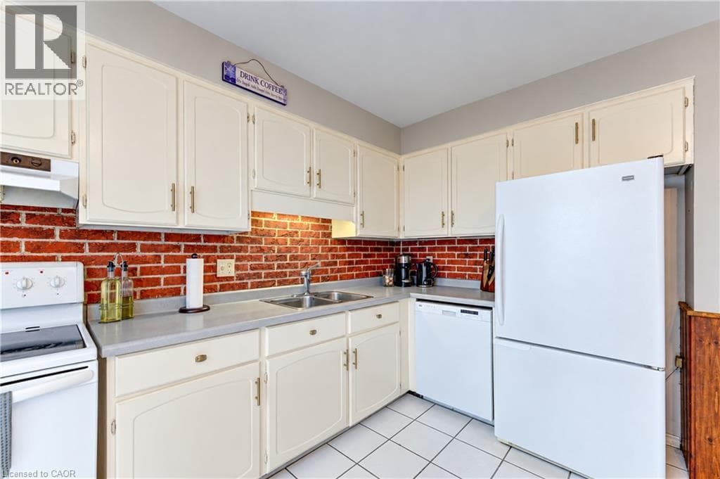 Detached for sale at 102 TOYNBEE Crescent, Forest Heights, Kitchener, Ontario, photo 12