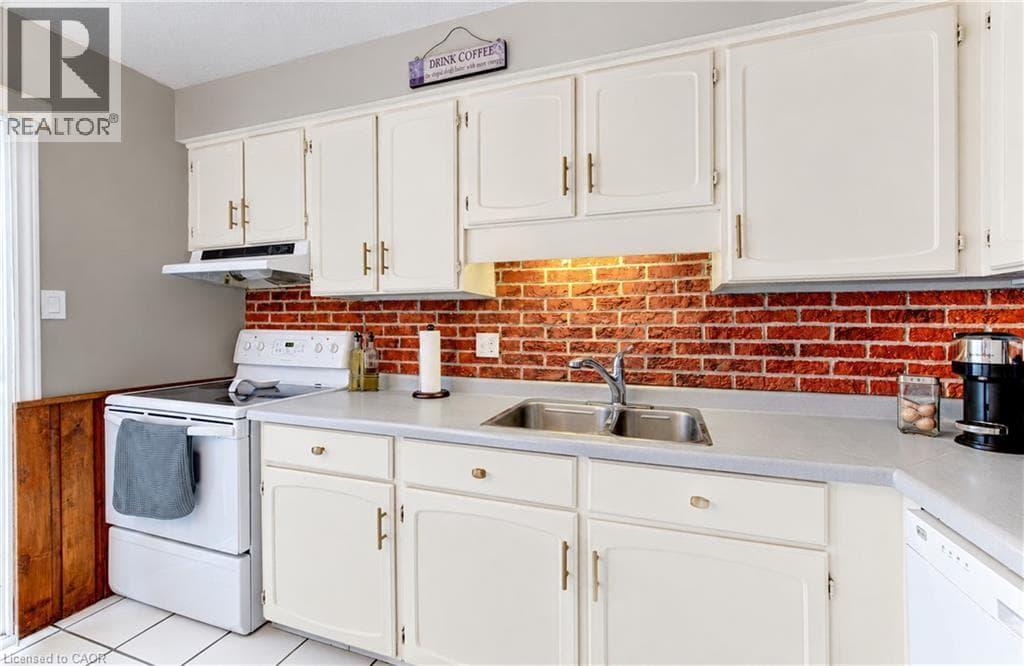 Detached for sale at 102 TOYNBEE Crescent, Forest Heights, Kitchener, Ontario, photo 13