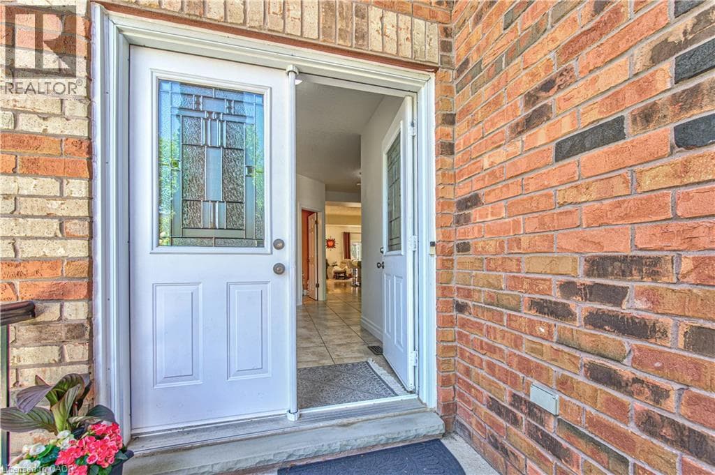 Detached for sale at 87 STEEPLERIDGE Street, Doon South, Kitchener, Ontario, photo 5