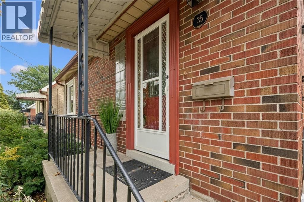 Detached for sale at 35 ACACIA Street, Mill Courtland Woodside Park, Kitchener, Ontario, photo 3