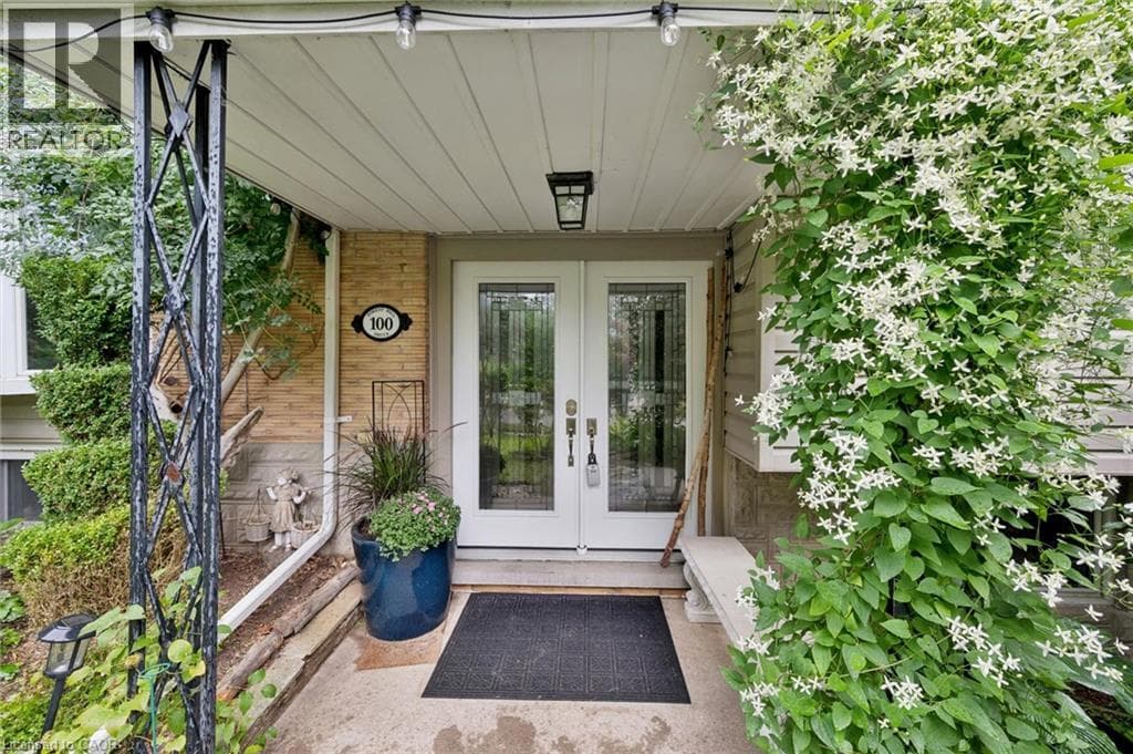 Detached for sale at 100 FOREST HILL Drive, Meinzinger Park-Lakeside, Kitchener, Ontario, photo 4