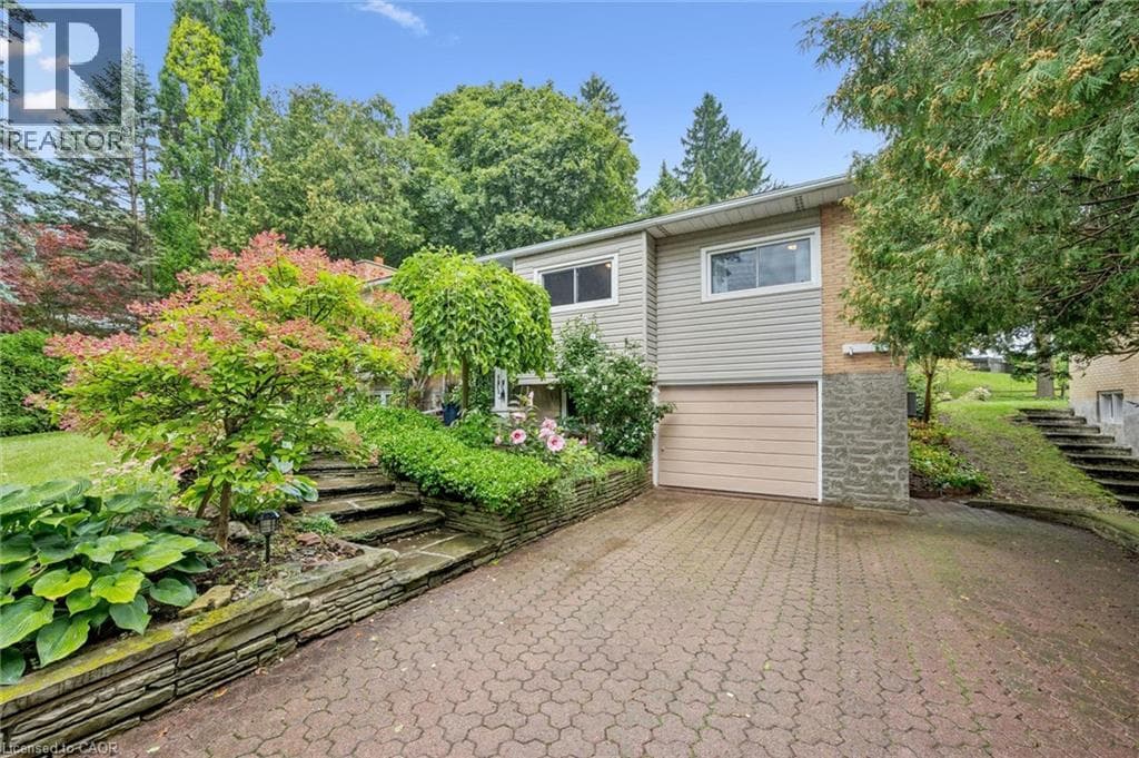 Detached for sale at 100 FOREST HILL Drive, Meinzinger Park-Lakeside, Kitchener, Ontario, photo 2