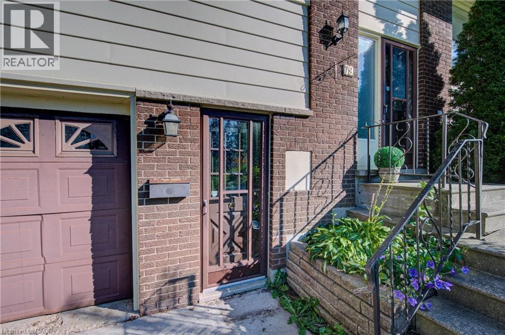 Detached for sale at 79 GAY Crescent, Stanley Park, Kitchener, Ontario, photo 2
