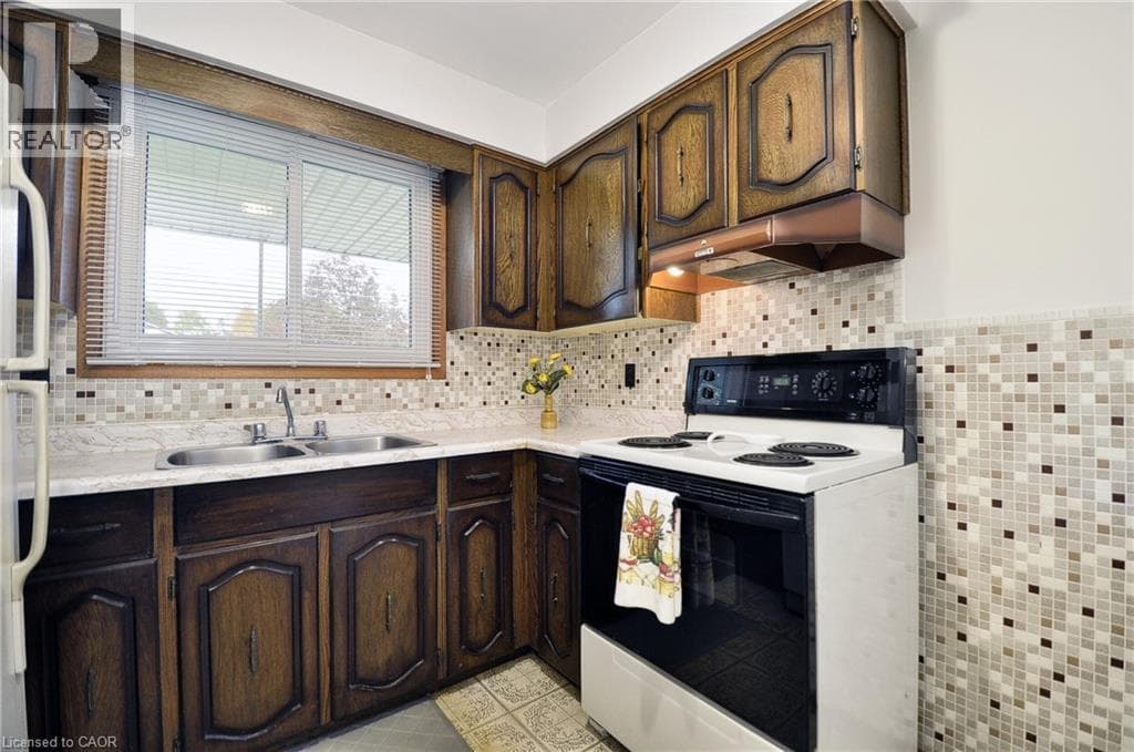 Detached for sale at 113 FIRST Avenue W, St Andrews Hills, Cambridge, Ontario, photo 11