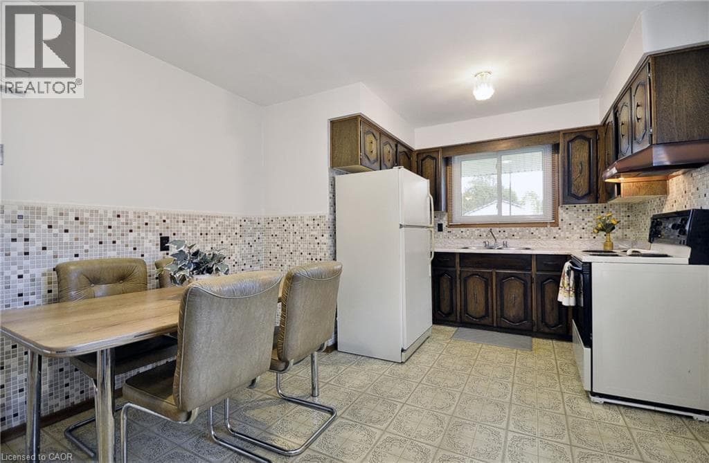 Detached for sale at 113 FIRST Avenue W, St Andrews Hills, Cambridge, Ontario, photo 8