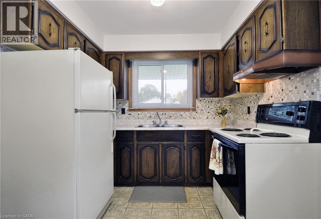 Detached for sale at 113 FIRST Avenue W, St Andrews Hills, Cambridge, Ontario, photo 10