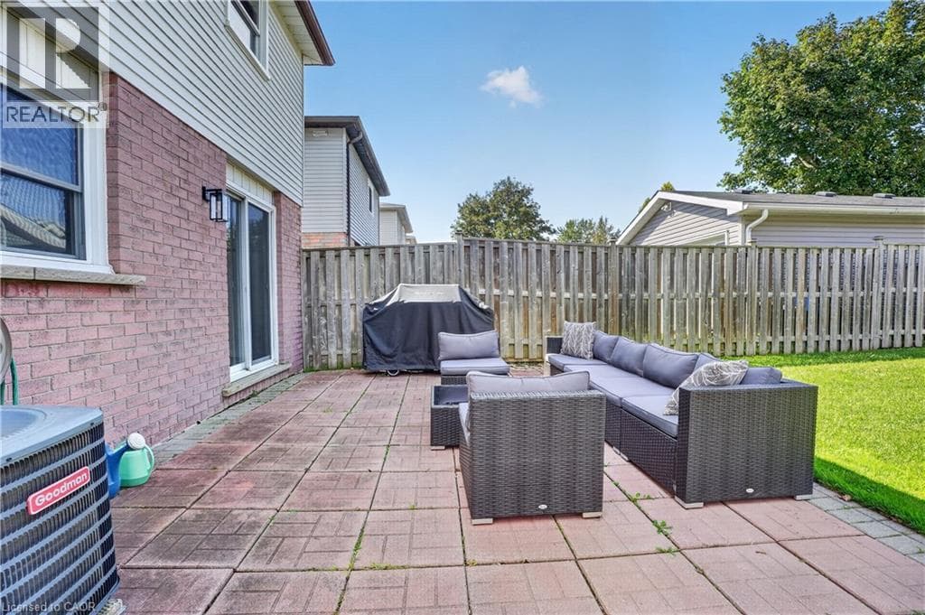 Detached for sale at 38 MEADOW WOODS Crescent, Forest Heights, Kitchener, Ontario, photo 8